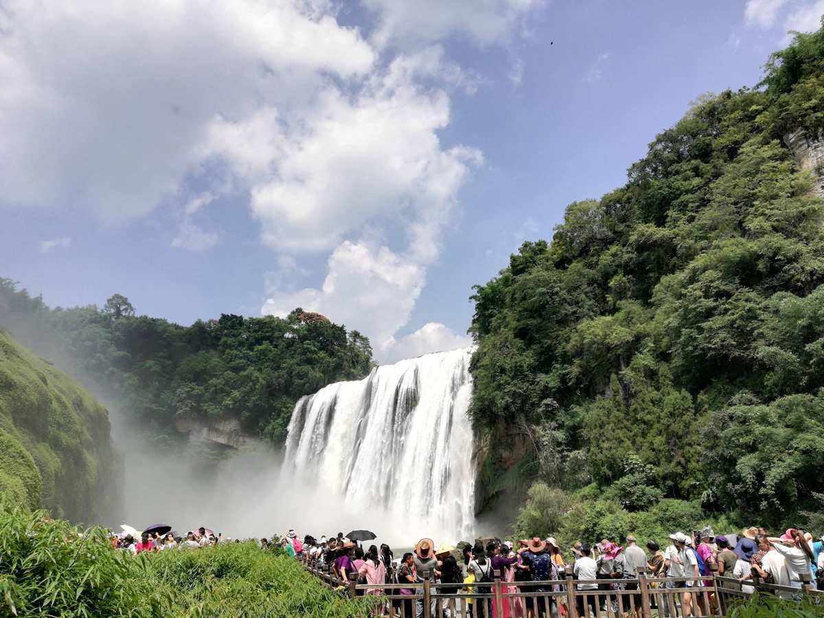 黄果树瀑布旅游(黄果树瀑布旅游景点介绍)