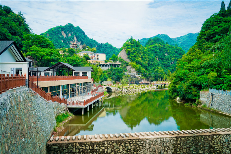 十堰旅游(十堰旅游攻略景点必去)