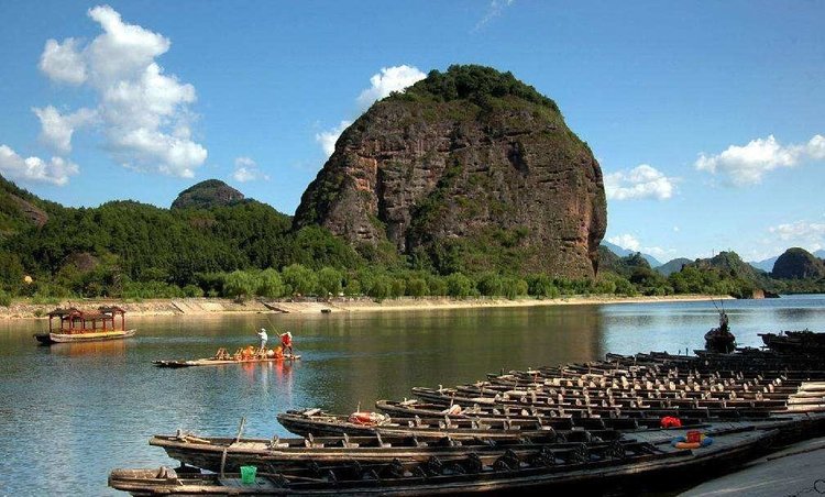 鹰潭龙虎山旅游景点攻略(鹰潭龙虎山景点介绍)
