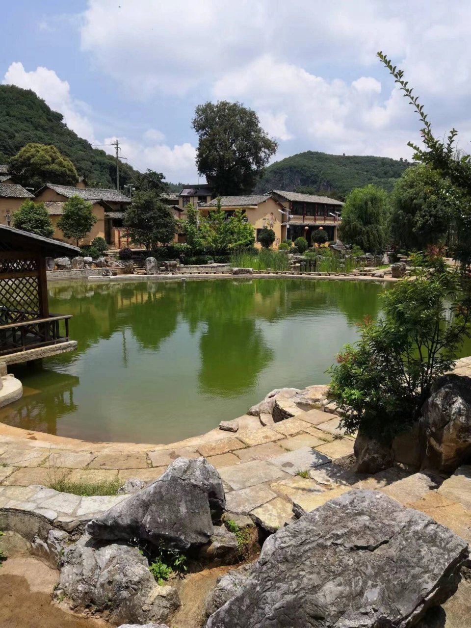 去云南弥勒旅游的攻略(云南弥勒市民宿包吃住一月)