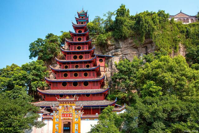 重庆旅游必去(去重庆旅游带什么必备品)